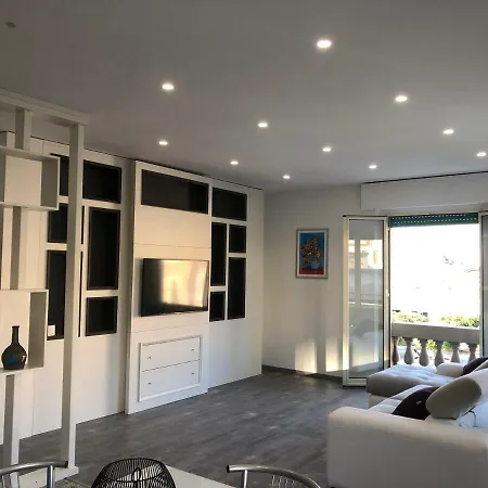 Duomo Luxury Suites * Ρέτζιο ντι Καλάμπρια